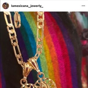 Meet your Posher, Claudia